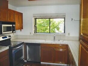 1912 Magdalena Cir in Santa Clara, CA - Building Photo - Building Photo