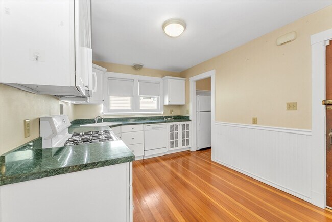 278 Roslindale Ave in Boston, MA - Building Photo - Building Photo