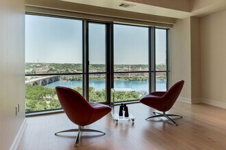 1111 19th St N, Unit #1810 in Arlington, VA - Foto de edificio - Building Photo