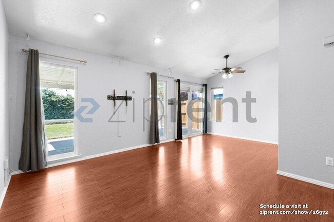 5324 Vichy Cir in Antelope, CA - Building Photo - Building Photo