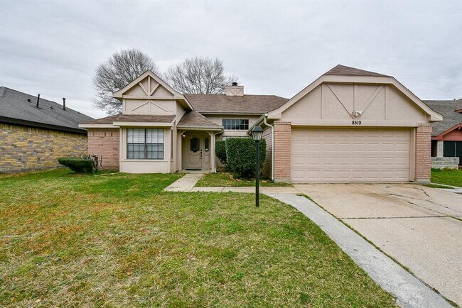 8519 Old Maple Ln in Humble, TX - Foto de edificio - Building Photo