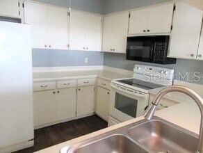 6810 Stonesthrow Cir N in St. Petersburg, FL - Building Photo - Building Photo