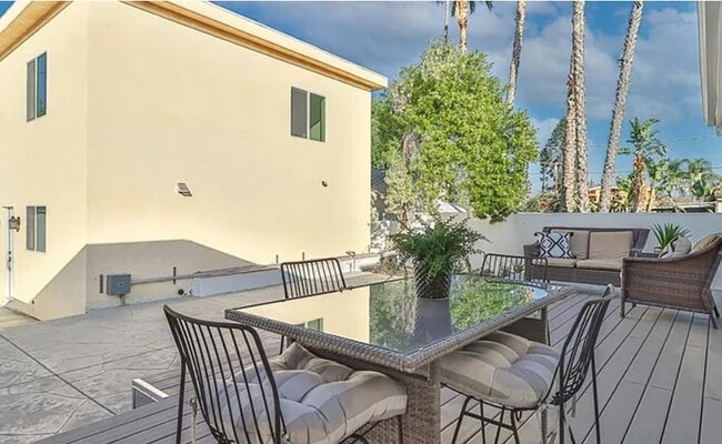 Modern 3-Bed/3-Bath Townhome