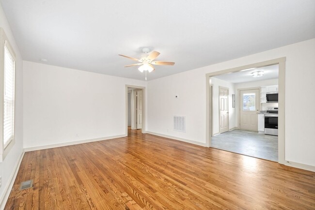 property at 1275 Bagwell Dr