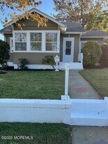 46 Highland Ave in Leonardo, NJ - Building Photo