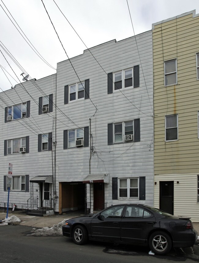 76 Hutton St in Jersey City, NJ - Building Photo - Building Photo