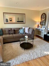 7801 Morning Glen Ln in Alexandria, VA - Building Photo - Building Photo