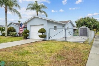 6579 Country Wood Way in Delray Beach, FL - Building Photo - Building Photo
