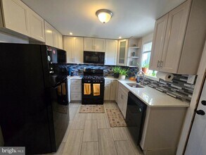 457 N Edgewood St in Philadelphia, PA - Building Photo - Building Photo