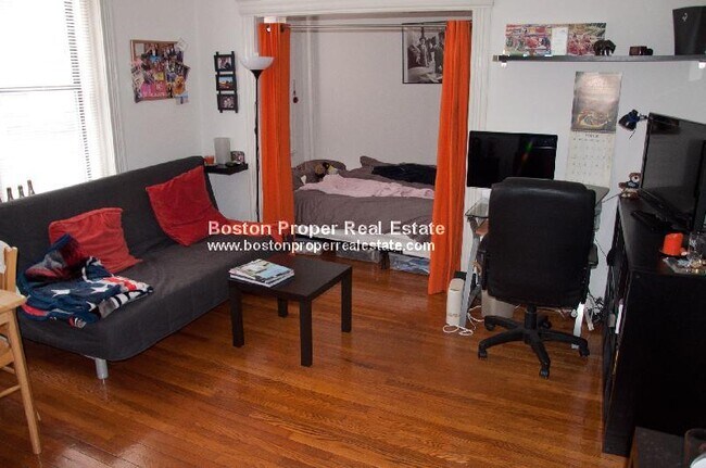 1111 Boylston St, Unit 37 in Boston, MA - Building Photo - Building Photo
