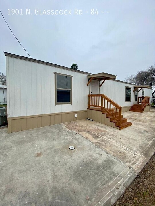 1901 N Glasscock Rd in Mission, TX - Building Photo