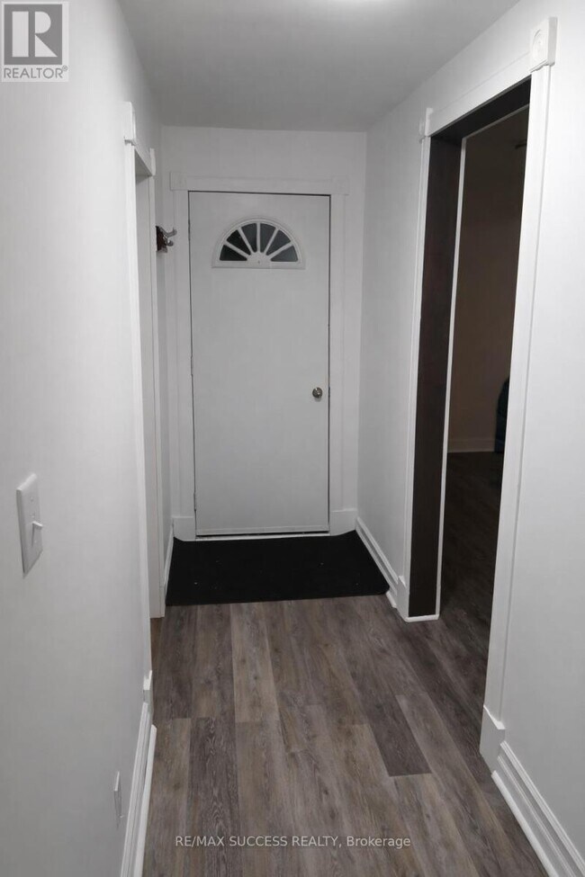 1711 St Johns Rd in Innisfil, ON - Building Photo - Building Photo