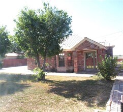 31 Tamaulipas St in Progreso, TX - Building Photo - Building Photo
