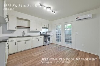 1625 SW 34th St in Oklahoma City, OK - Foto de edificio - Building Photo