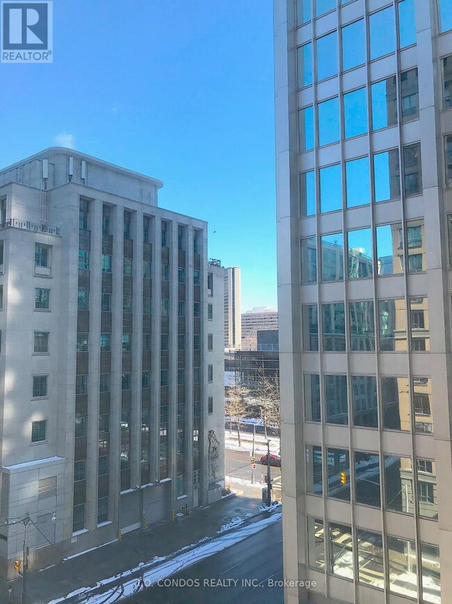 140-140 Simcoe St