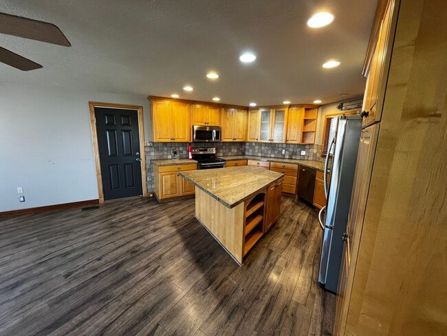 933 Northern Hills Cir in Bountiful, UT - Building Photo - Building Photo