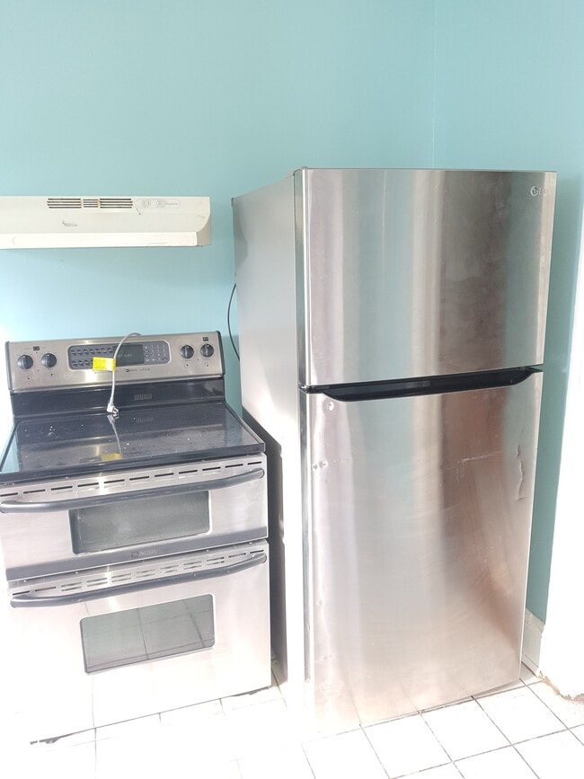 49 Brownell Ave, Unit 3 in Hartford, CT - Building Photo - Building Photo