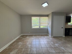 256 Willow Ln in Nashville, TN - Building Photo - Building Photo
