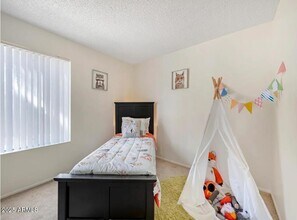 5750 N 59th Ave, Unit 2 in Glendale, AZ - Building Photo - Building Photo