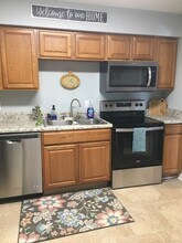 555 N Dupont Ave, Unit 94 in Nashville, TN - Building Photo - Building Photo