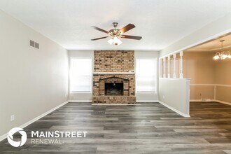 612 Arena Dr in Peculiar, MO - Building Photo - Building Photo