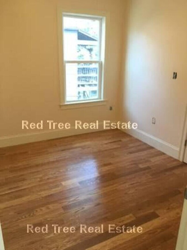 35 Pratt St, Unit 1 in Boston, MA - Building Photo - Building Photo