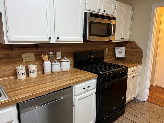 property at 3506 Corinne Ct