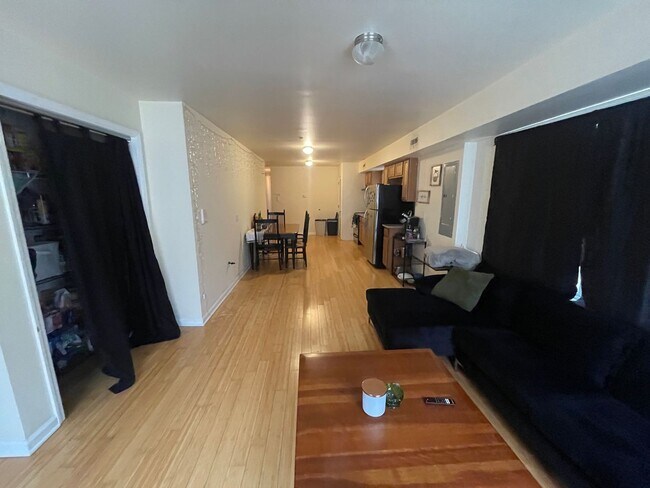 1523 N 17th St in Philadelphia, PA - Foto de edificio - Building Photo