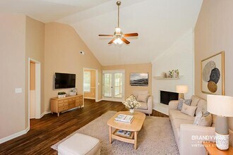 151 Wakefield Dr in Newnan, GA - Building Photo - Building Photo