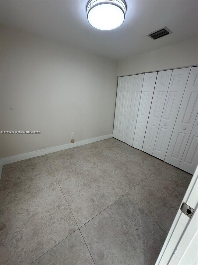 4924 SW 131st Ave in Miami, FL - Building Photo - Building Photo