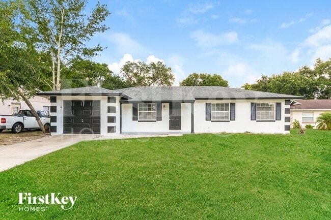 property at 2225 N Seminole St