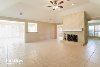 2303 Prestwick Dr in League City, TX - Building Photo - Building Photo