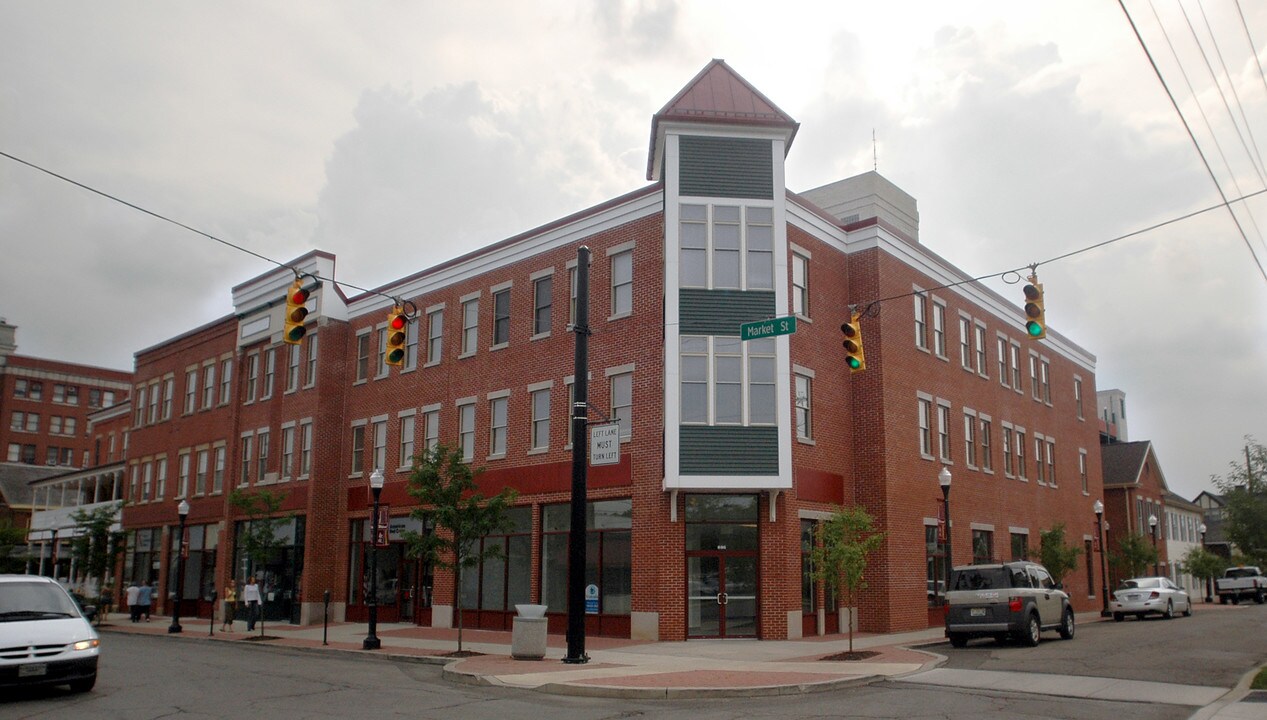 900 Market St in Meadville, PA - Building Photo