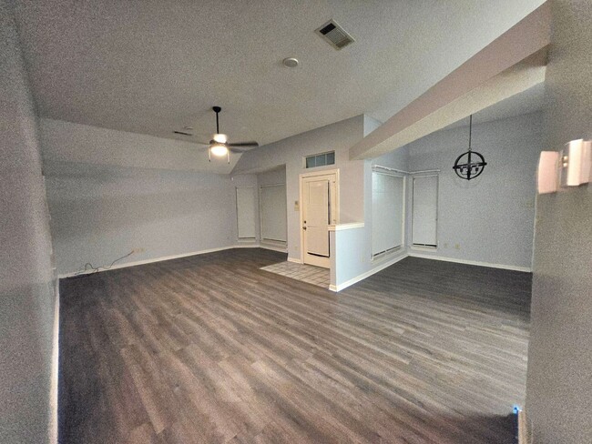 7021 Debra Cove E in Memphis, TN - Building Photo - Building Photo