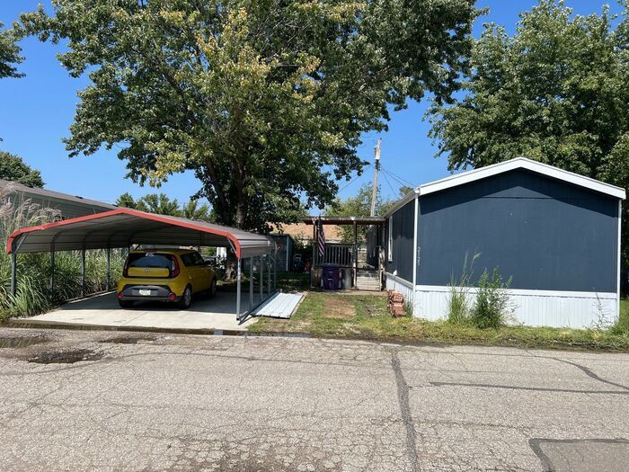 2125 Patricia Pl in Manhattan, KS - Building Photo