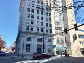 875 Elm St in Manchester, NH - Building Photo