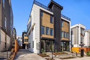 1516 NW 63rd St in Seattle, WA - Building Photo