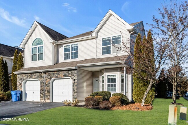 40 Thistledown St in Tinton Falls, NJ - Building Photo - Building Photo