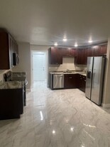 1858 Delaware Ave, Unit 1858 in Ft. Myers, FL - Building Photo