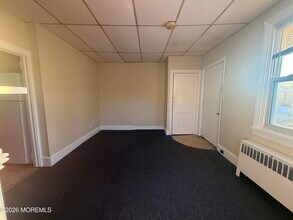 5 Francis St in Wrightstown, NJ - Building Photo - Building Photo