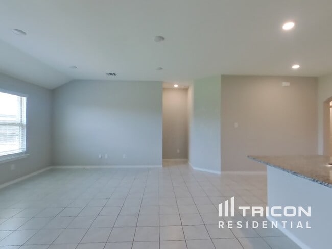 921 Horton St in Fate, TX - Building Photo - Building Photo