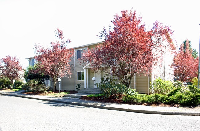 1438 Maple St in Florence, OR - Building Photo - Building Photo