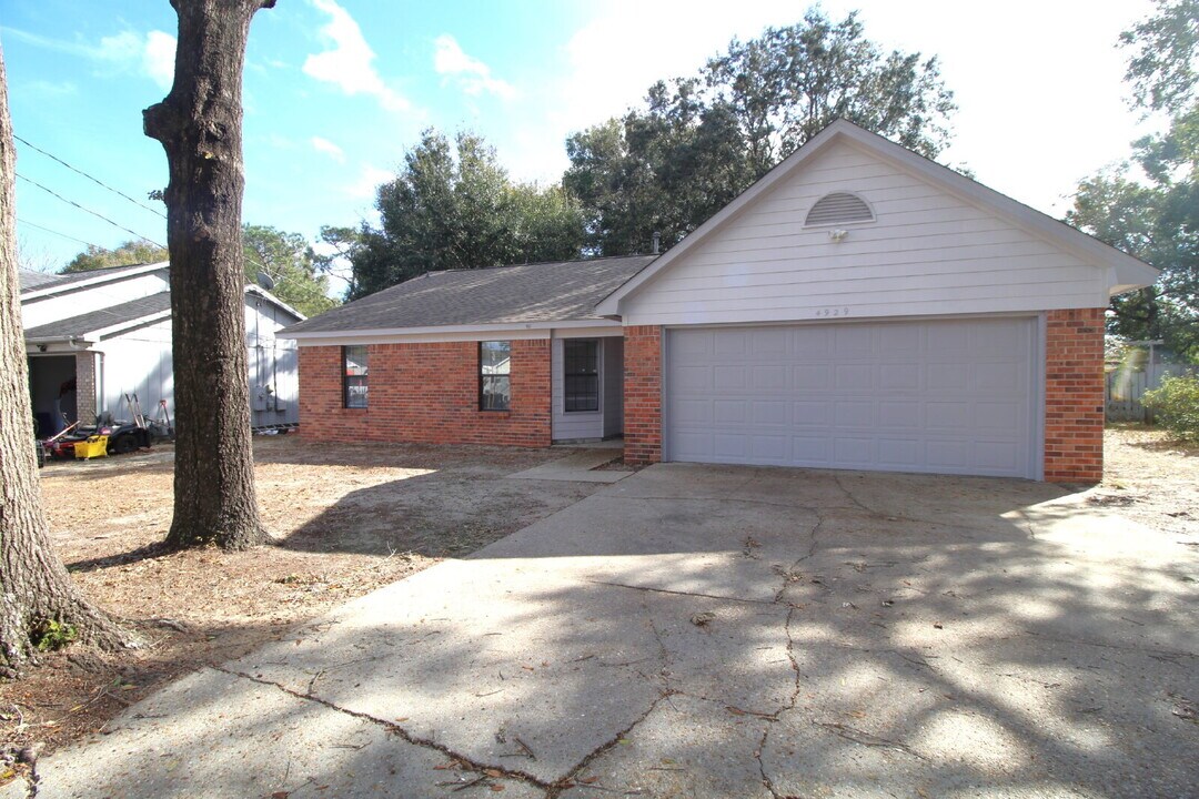4929 Randee Cir in Pensacola, FL - Building Photo