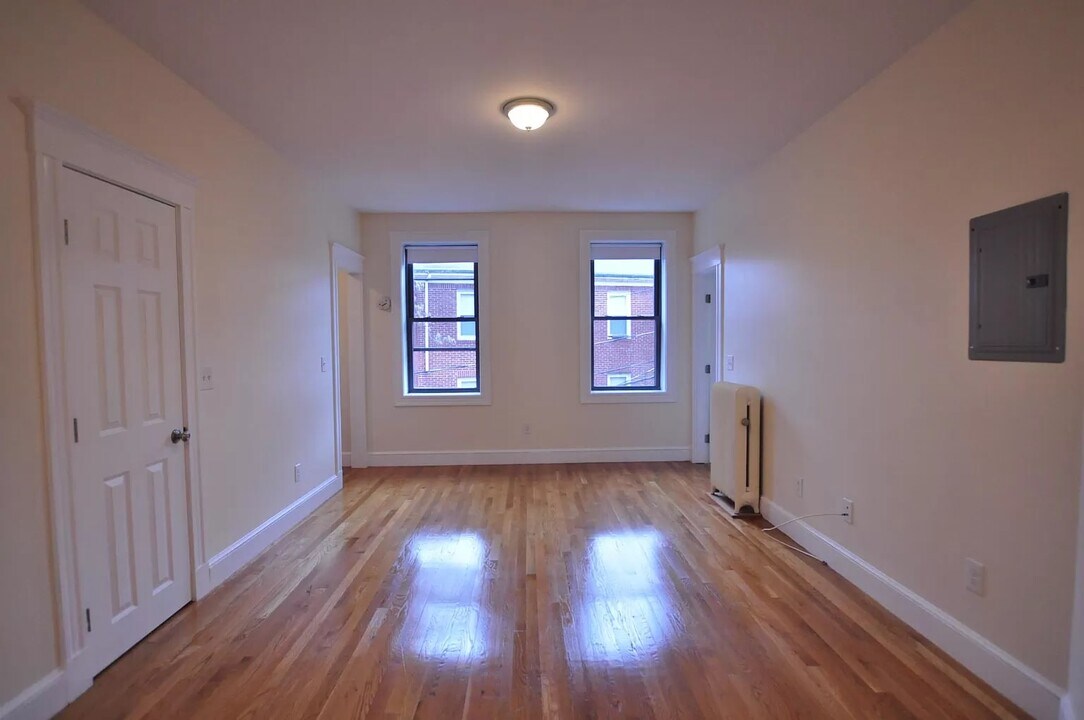 90 Brainerd Rd, Unit 14 in Boston, MA - Foto de edificio