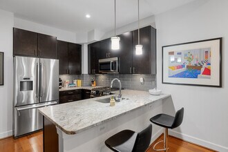 1508 R St NW, Unit 2 in Washington, DC - Foto de edificio - Building Photo