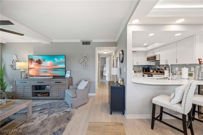 330 Kon Tiki Dr, Unit C7 in Naples, FL - Building Photo - Building Photo