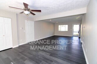 10203 Storm Dr in Cincinnati, OH - Building Photo - Building Photo