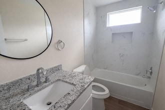 1234 Coleman St in Greenville, TX - Building Photo - Building Photo