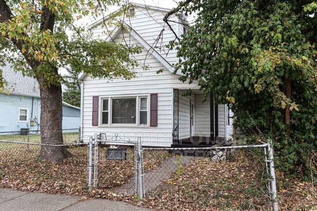 property at 650 E Maryland St
