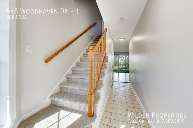 548 Woodhaven Dr in Mundelein, IL - Building Photo - Building Photo